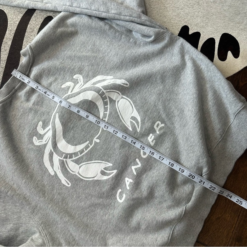 Good American Cancer Crab Zodiac Cropped Sweatshirt - Picture 7 of 8